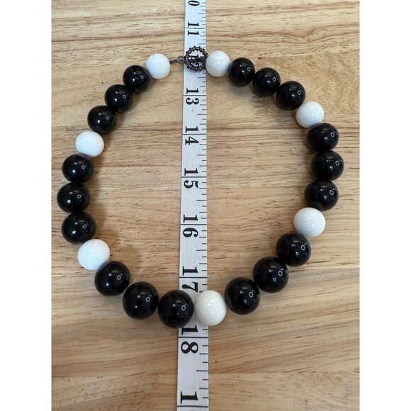 Black & White Glass Beaded Necklace With Toggle Clasp - Picture 8 of 10